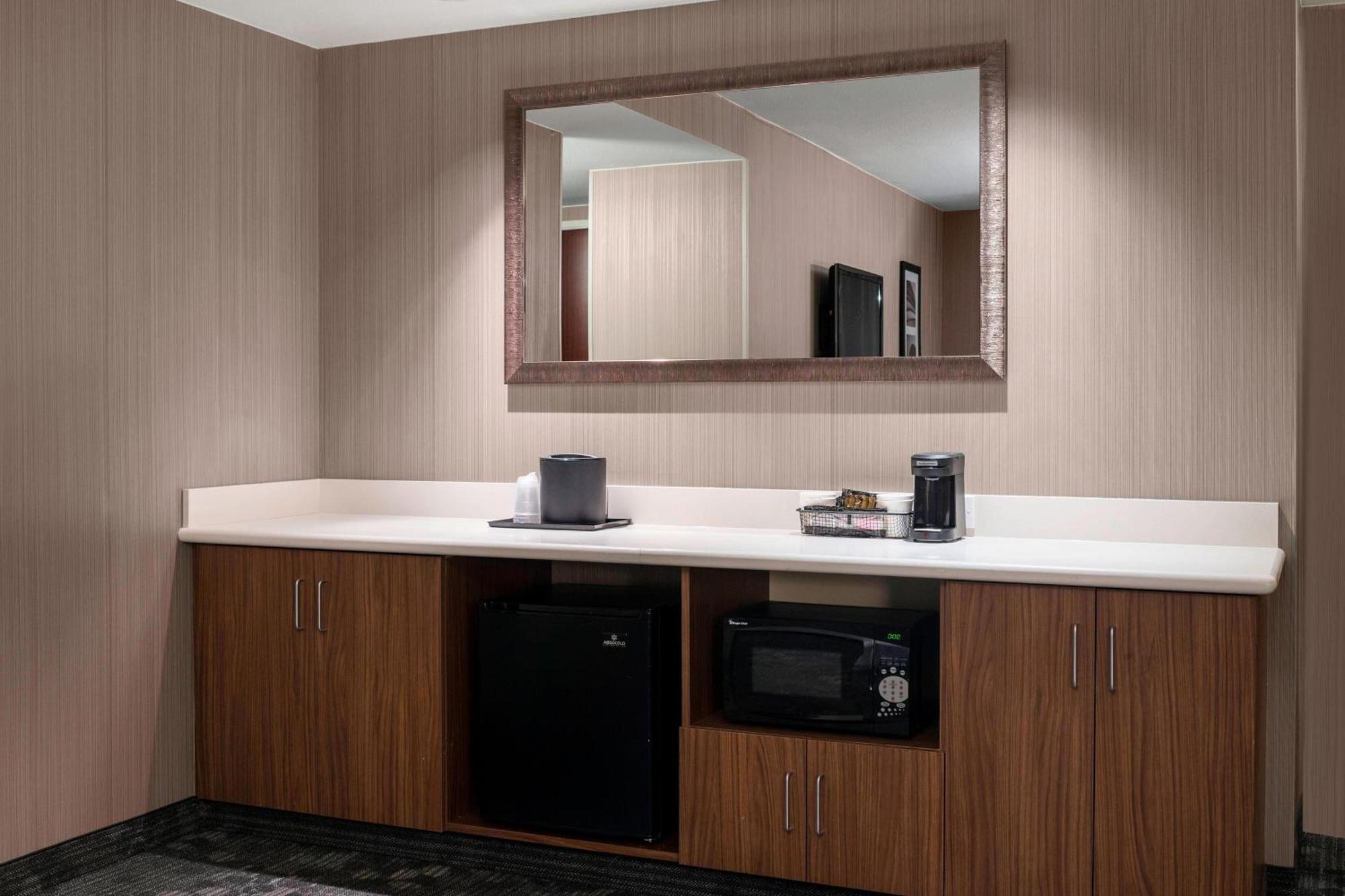 Courtyard By Marriott Seattle Federal Way Hotell Eksteriør bilde